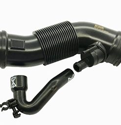 1J0129684AD-MAXIKIT MANGUERA DE PURIFICADOR FILTRO DE AIREGOLF / JETTA A4 (MK4) (99-07), CLASICO (06-15), NEW BEETLE (98-10) 2.0 LITROS Y DIESEL, BORA A5 (MK5) (05-10) 2.5 LITROS INCLUYE: 2 MANGUERAS06A133240 / 1J0129684AD-MAXI